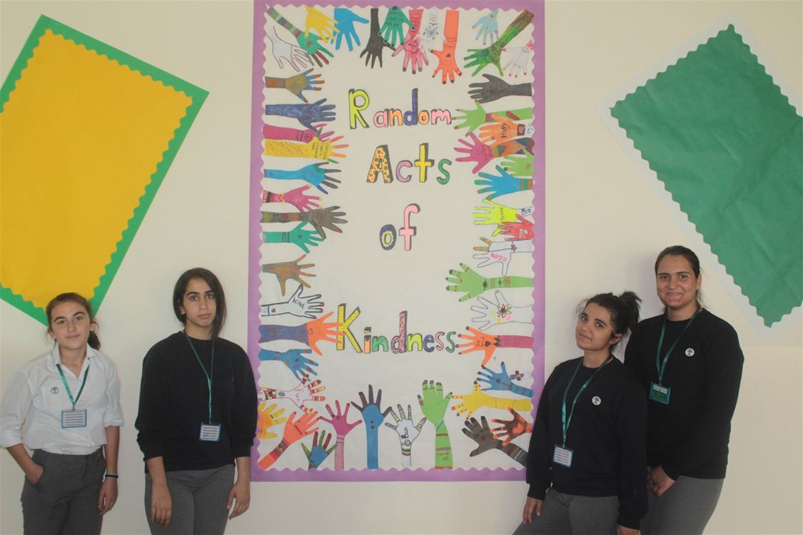 Sarwaran Students Make Kindness Board